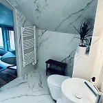 Luxurious 5-suite Near Deauville *