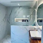 Luxurious 5-suite Near Deauville *