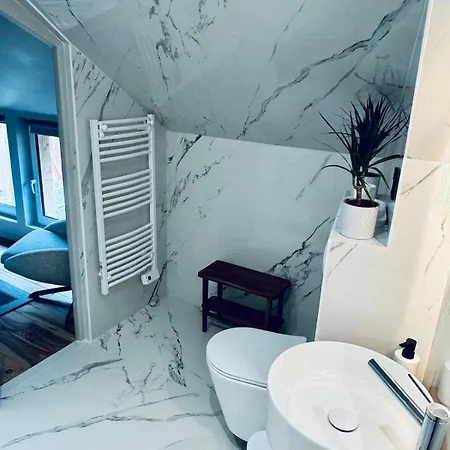 Luxurious 5-suite Near Deauville *