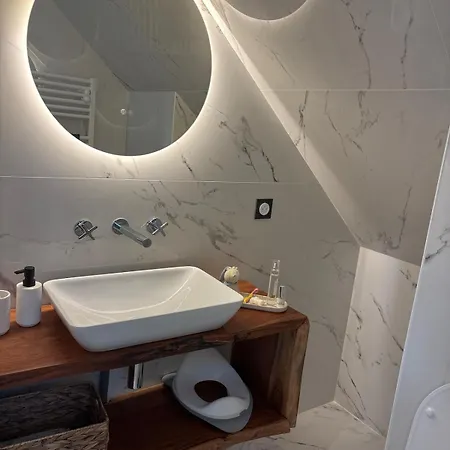 Luxurious 5-suite Near Deauville Villa