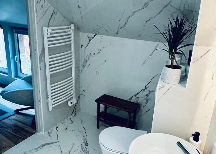 Luxurious 5-suite Near Deauville *