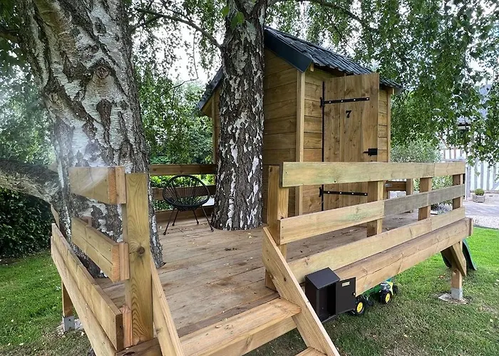 Luxurious 5-suite Near Deauville *