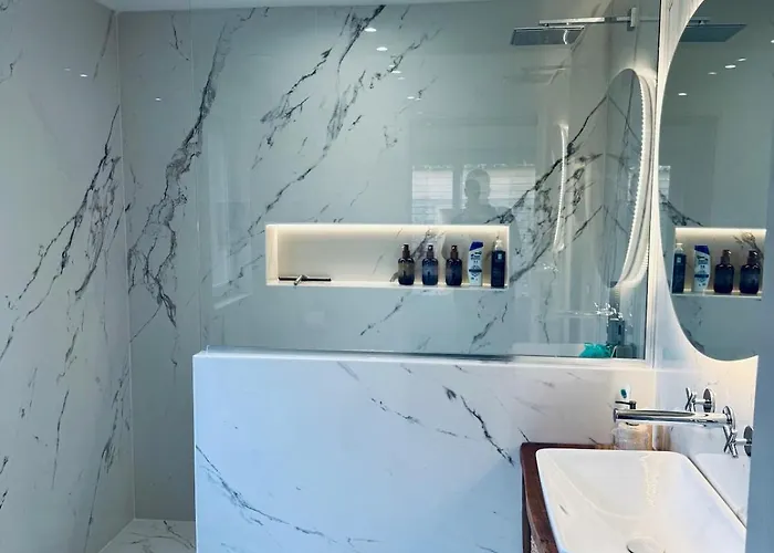 Luxurious 5-suite Near Deauville *